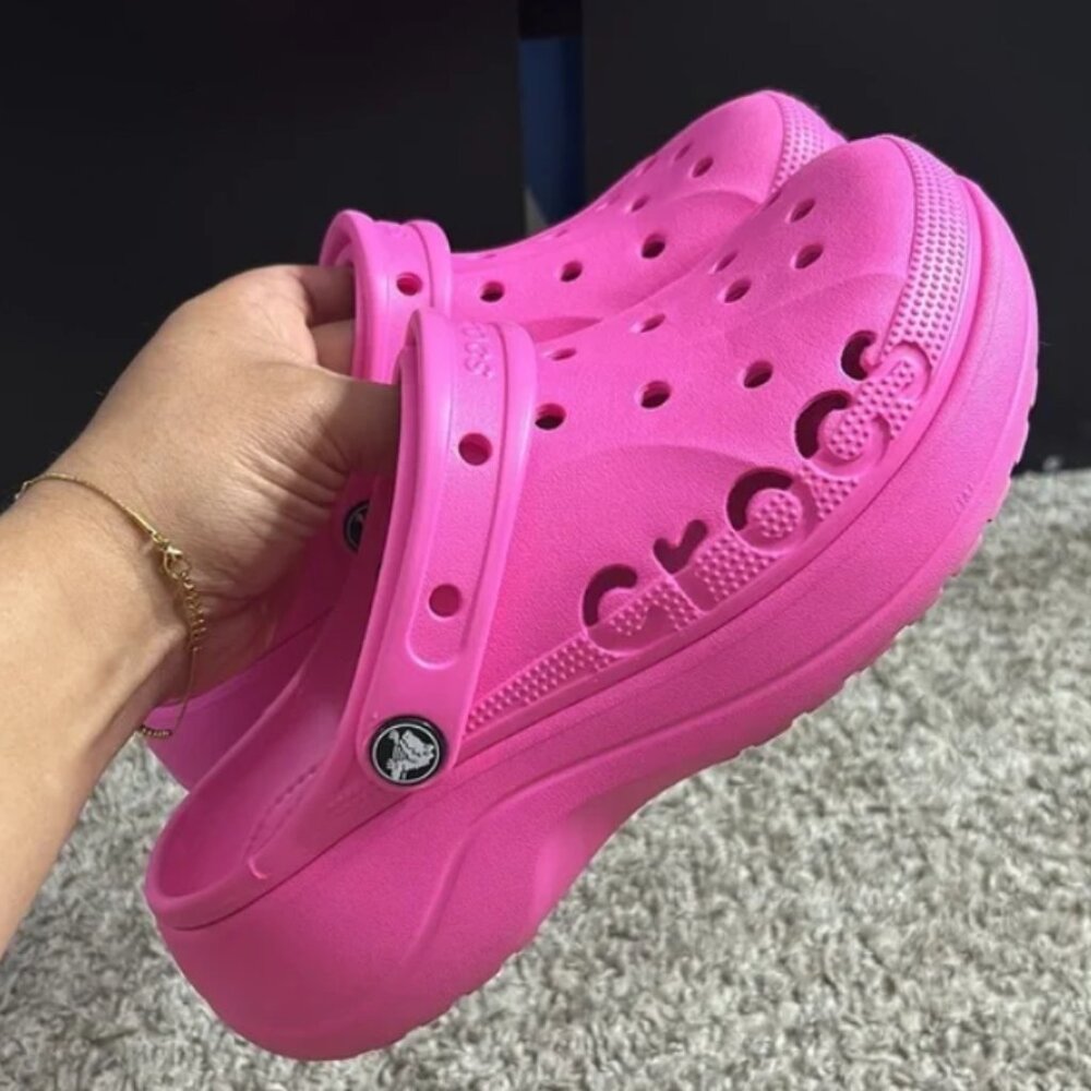 Crocs Baya Platform Electric Pink
